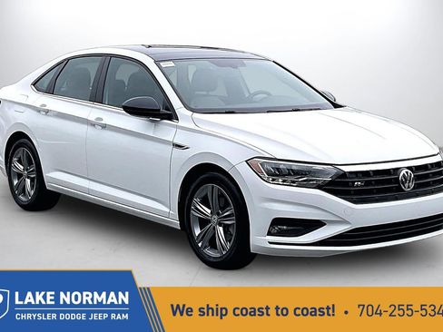 Used 2021 Volkswagen Jetta R-Line image 1