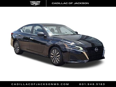 Used 2025 Nissan Altima 2.5 SV FWD image 5