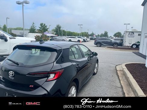 Used 2025 Toyota Corolla SE FWD image 3
