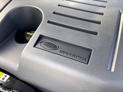 New 2026 Land Rover Defender 110 X-Dynamic SE image 17