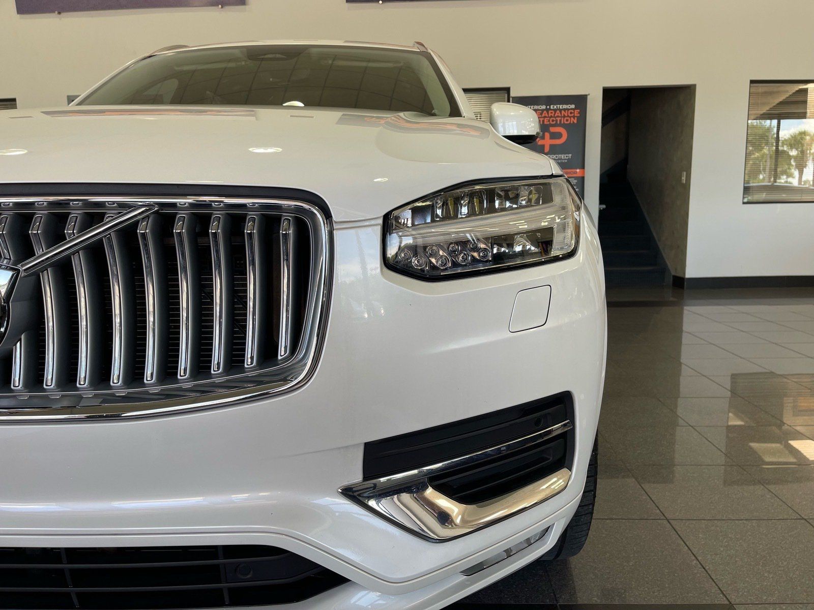 Used 2025 Volvo XC90 B5 Plus w/ Protection Package Premier AWD/4WD image 10