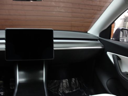 Used 2020 Tesla Model Y Long Range image 29