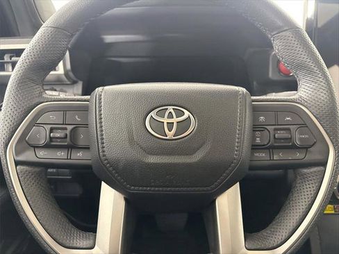 Used 2024 Toyota Tacoma TRD Off-Road w/ TRD Off Road Premium Package AWD/4WD image 15