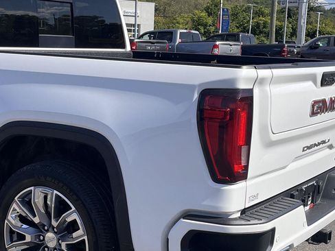 Used 2023 GMC Sierra 1500 Denali w/ Denali Reserve Package AWD/4WD image 7