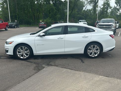 Used 2019 Chevrolet Malibu Premier FWD image 2