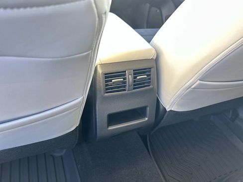 New 2026 Mitsubishi Outlander SE image 18