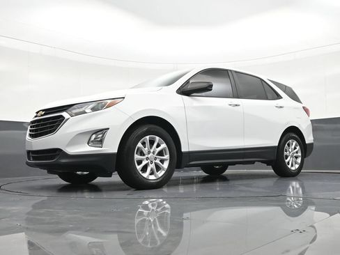 Used 2020 Chevrolet Equinox LS FWD image 25