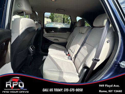 Used 2017 Kia Sorento AWD image 23