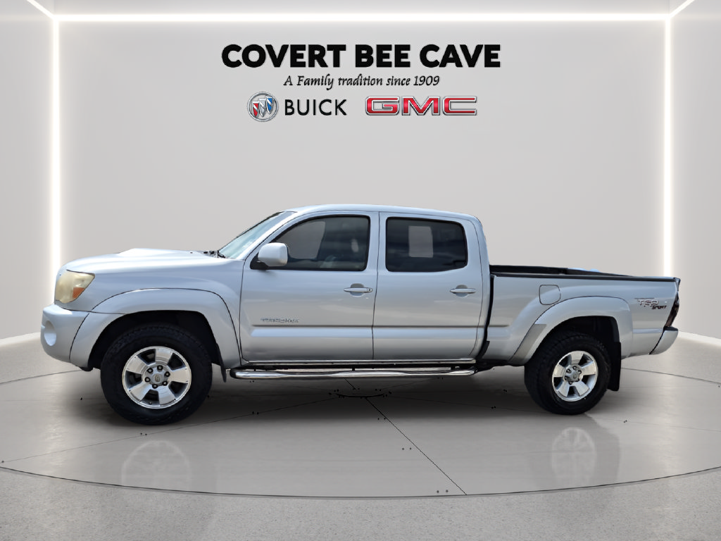 Used 2011 Toyota Tacoma PreRunner w/ TRD Sport Pkg w/JBL Audio RWD image 4