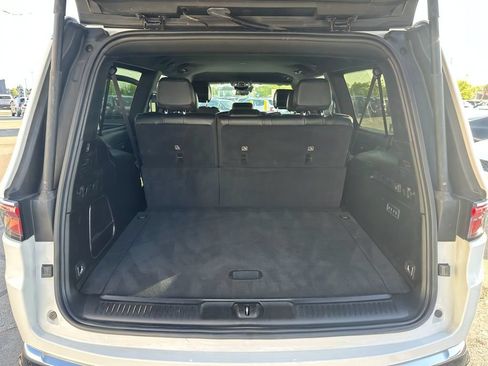 Used 2024 Jeep Wagoneer L Series III w/ Flexible Seating Group AWD/4WD image 30
