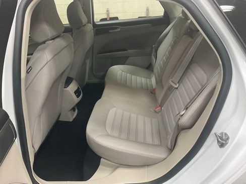 Used 2020 Ford Fusion SE image 14
