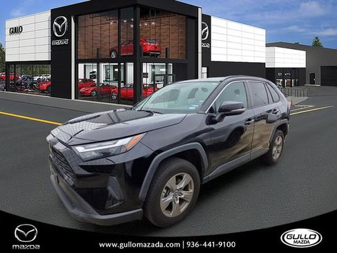 Used 2022 Toyota RAV4 XLE FWD image 1