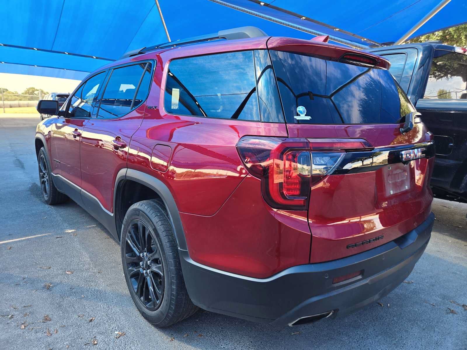 Used 2022 GMC Acadia SLT w/ Elevation Edition FWD image 3