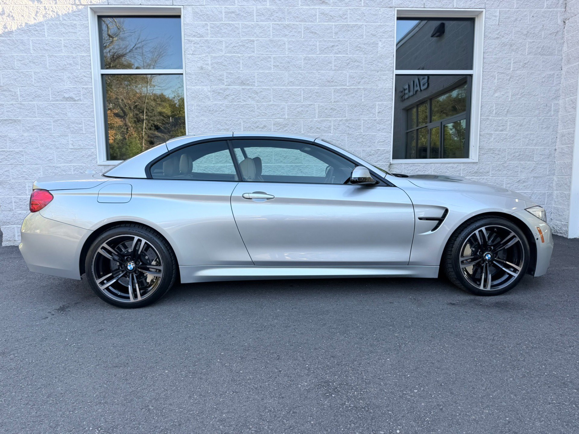 Used 2015 BMW M4 Convertible RWD image 53