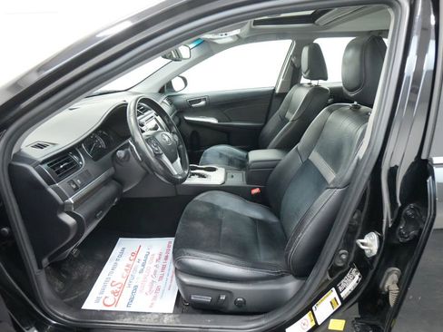 Used 2013 Toyota Camry SE w/ Leather Pkg image 15
