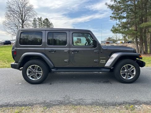Used 2021 Jeep Wrangler Unlimited Sahara image 4