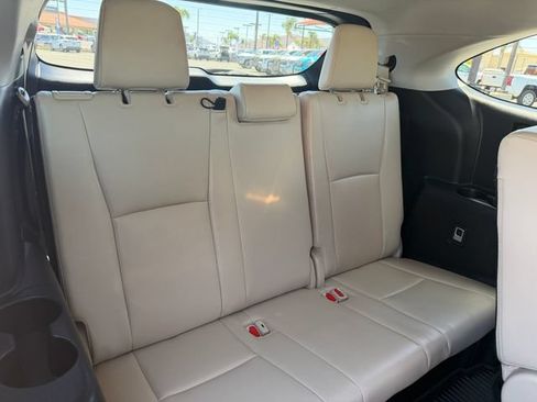 Used 2022 Toyota Highlander XLE FWD image 20