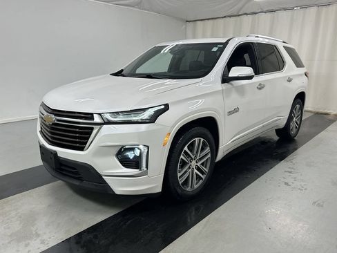 Certified 2023 Chevrolet Traverse High Country w/ LPO, Floor Liner Package AWD/4WD image 5