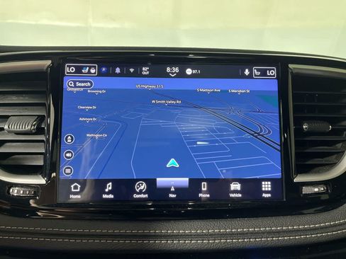 Used 2024 Chrysler Pacifica Premium FWD image 20