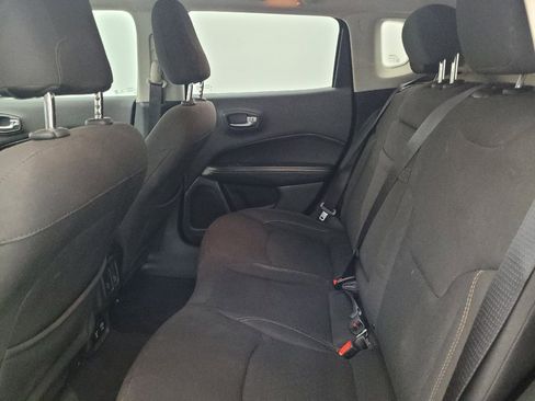 Used 2019 Jeep Compass Sport w/ Tech Group FWD image 18