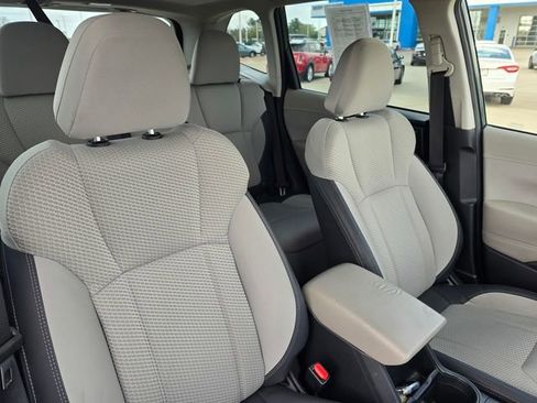 Used 2023 Subaru Forester Premium AWD/4WD image 20