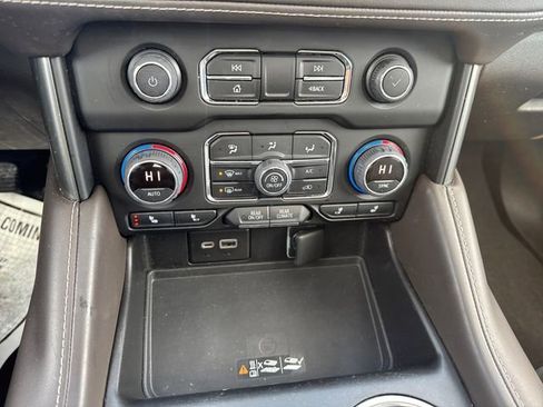 Used 2022 Chevrolet Tahoe LT image 19