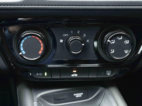 Used 2022 Honda HR-V LX image 31