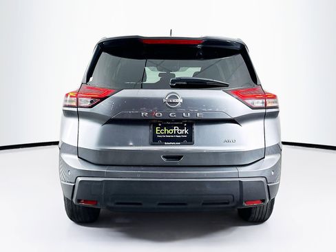 Used 2025 Nissan Rogue SV image 7