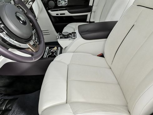 Used 2018 Rolls-Royce Phantom Sedan image 22