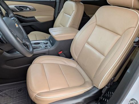 Used 2023 Chevrolet Traverse Premier image 34