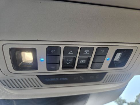 Used 2023 Ford Explorer Platinum w/ Technology Package AWD/4WD image 21