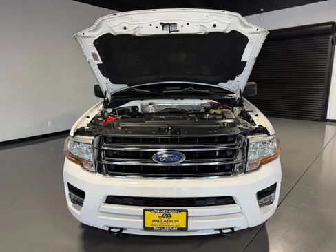 Used 2017 Ford Expedition XLT AWD/4WD image 34