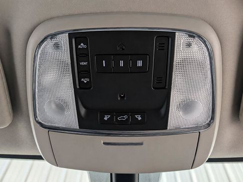 Used 2014 Dodge Durango Limited w/ Premium Group AWD/4WD image 32