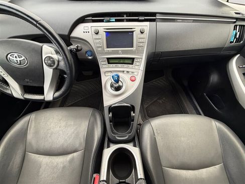 Used 2015 Toyota Prius Four FWD image 12