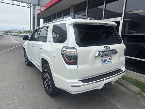 Used 2019 Toyota 4Runner Limited AWD/4WD image 9