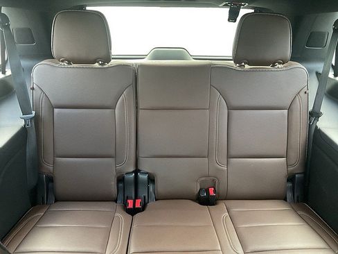Used 2021 Chevrolet Tahoe High Country RWD image 12