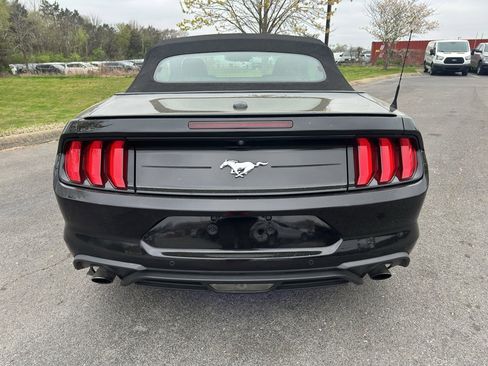 Used 2022 Ford Mustang Premium image 4