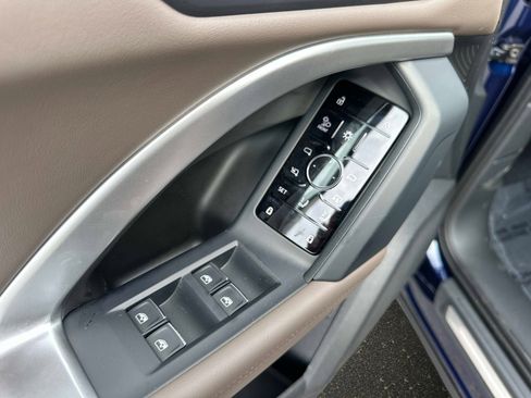 New 2025 Audi Q5 Prestige image 16