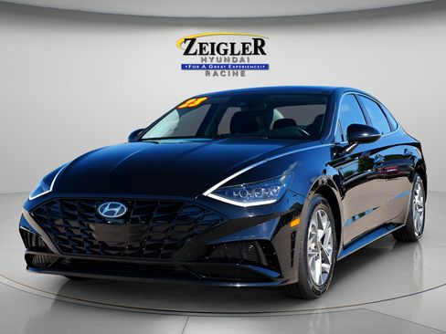 Certified 2023 Hyundai Sonata SEL w/ Convenience Package FWD image 3