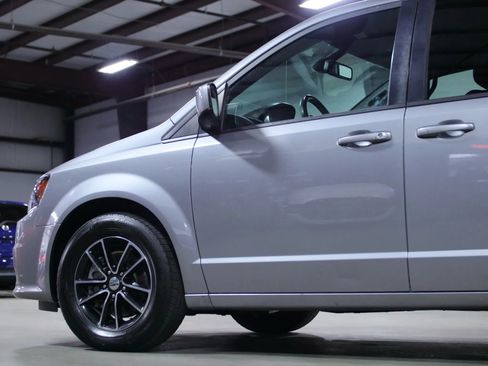 Used 2019 Dodge Grand Caravan GT image 16