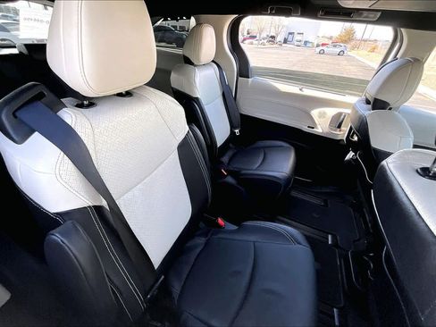Certified 2026 Toyota Sienna Limited image 19
