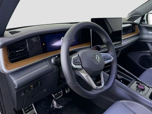 New 2026 Volkswagen Tiguan SEL R-Line image 9