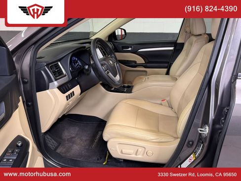 Used 2015 Toyota Highlander XLE AWD/4WD image 39