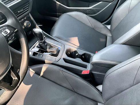 Used 2019 Volkswagen Jetta SE FWD image 17