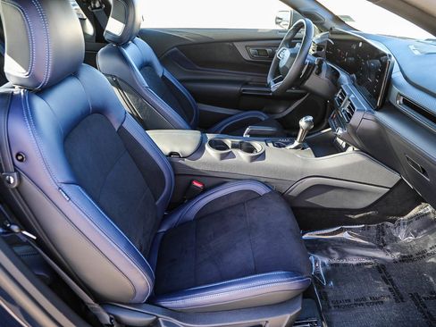 Used 2025 Ford Mustang Dark Horse image 17