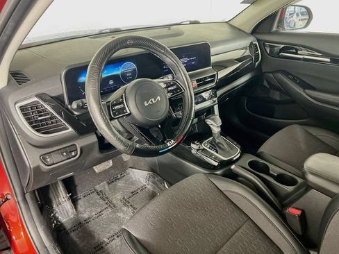 Used 2024 Kia Seltos S FWD image 11