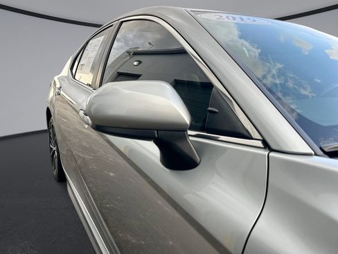 Used 2019 Toyota Camry SE FWD image 31