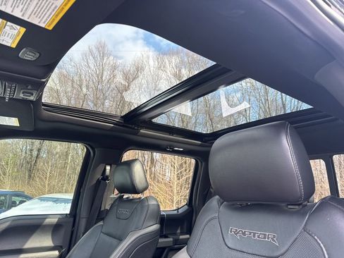 Used 2018 Ford F150 Raptor w/ Equipment Group 802A Luxury image 18