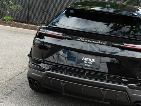 Used 2024 Lamborghini Urus Performante AWD/4WD image 11