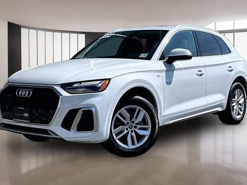 Certified 2023 Audi Q5 2.0T Premium w/ Convenience Package image 3